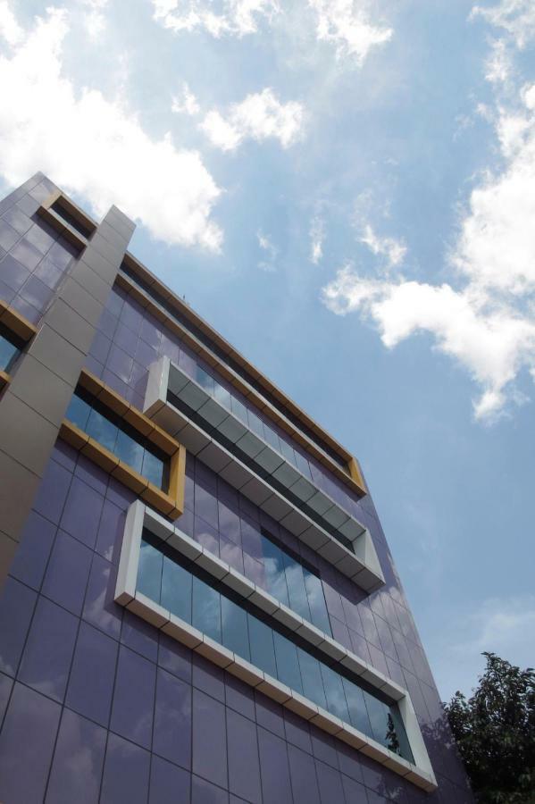 Hotel Alma Jakarta Exterior photo